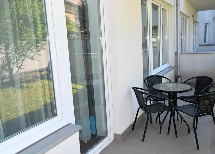 Lara Five Apartman *